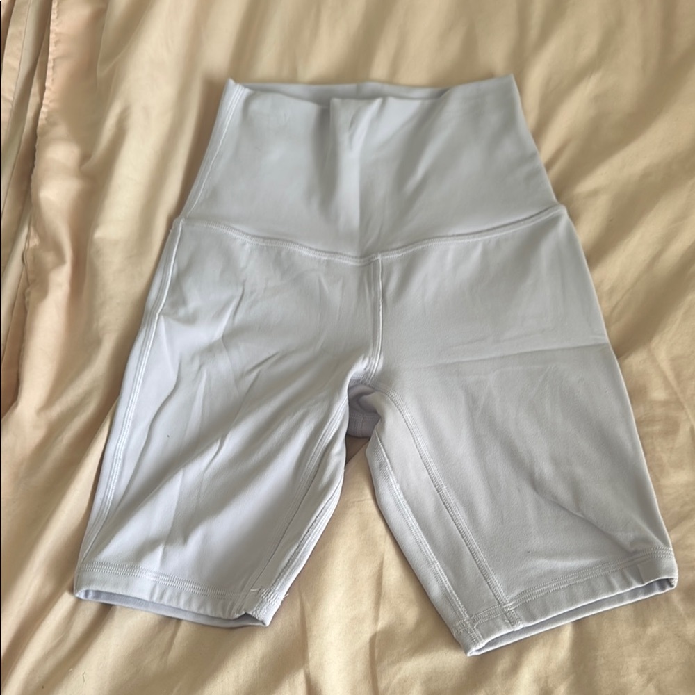 Lululemon - Align High-Rise Shorts 6” in shade Periwinkle